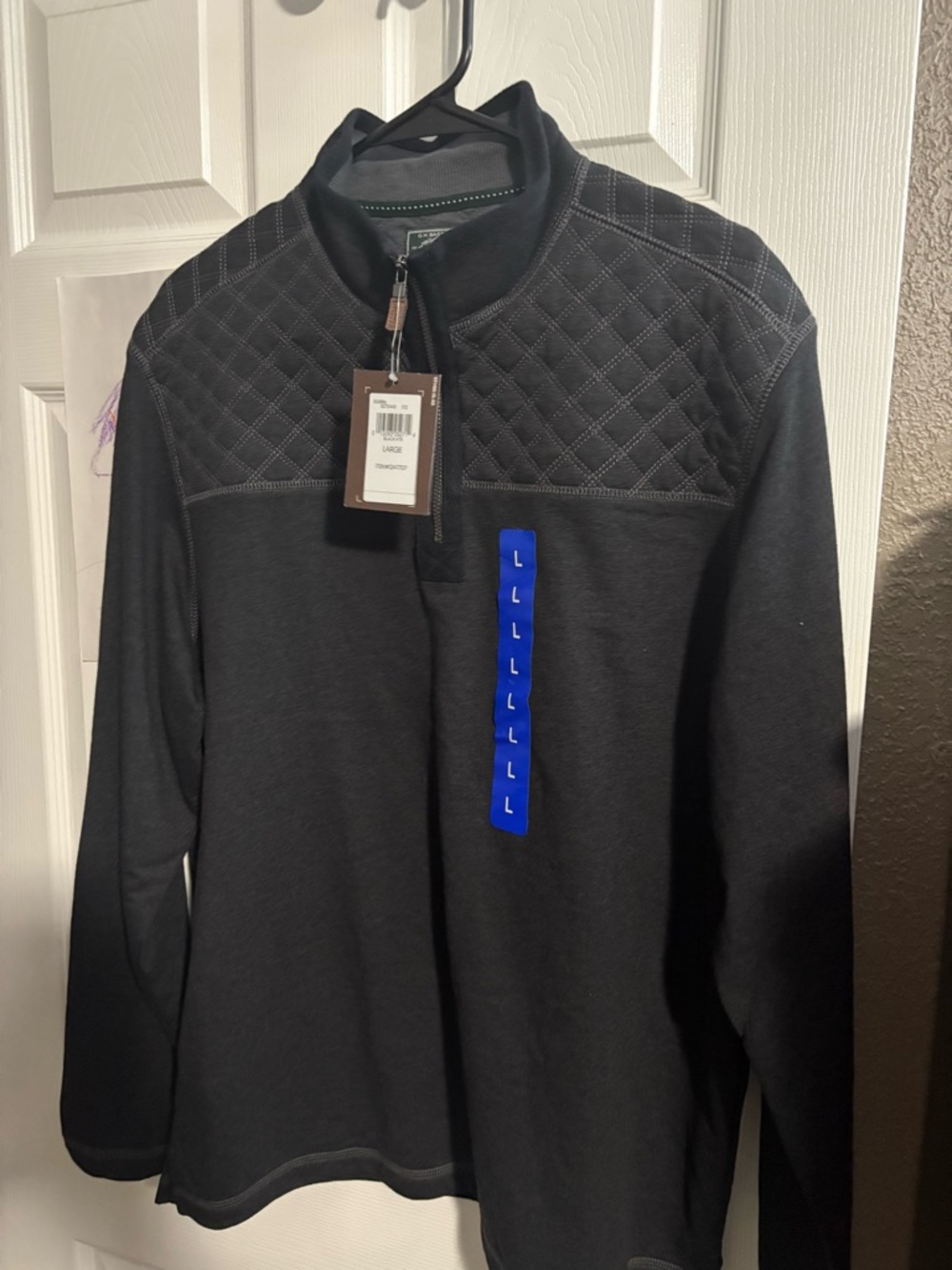G.H. Bass&Co Black Quilted Yoke Quarter-Zip Pullover. Size L